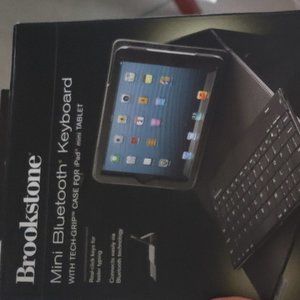 NEW Brookstone Mini Bluetooth Keyboard for Ipad Mini